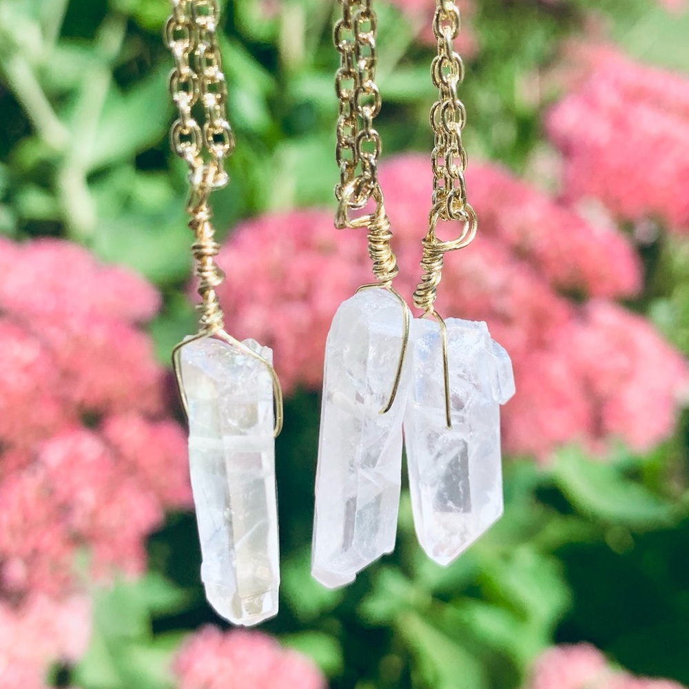 White Aura Quartz Gold Crystal Necklace - Picture 4 of 5